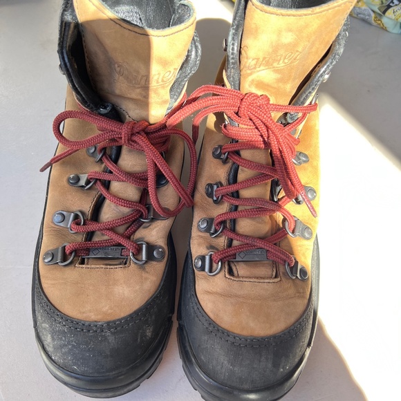 Danner Women’s Crater Rim 9.5 Boots - Picture 1 of 5